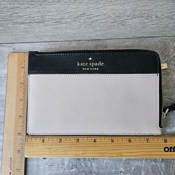 Kate Spade New York Staci Beige Black Leather L Zip Wristlet w Strap Size M EUC - Picture 9 of 10